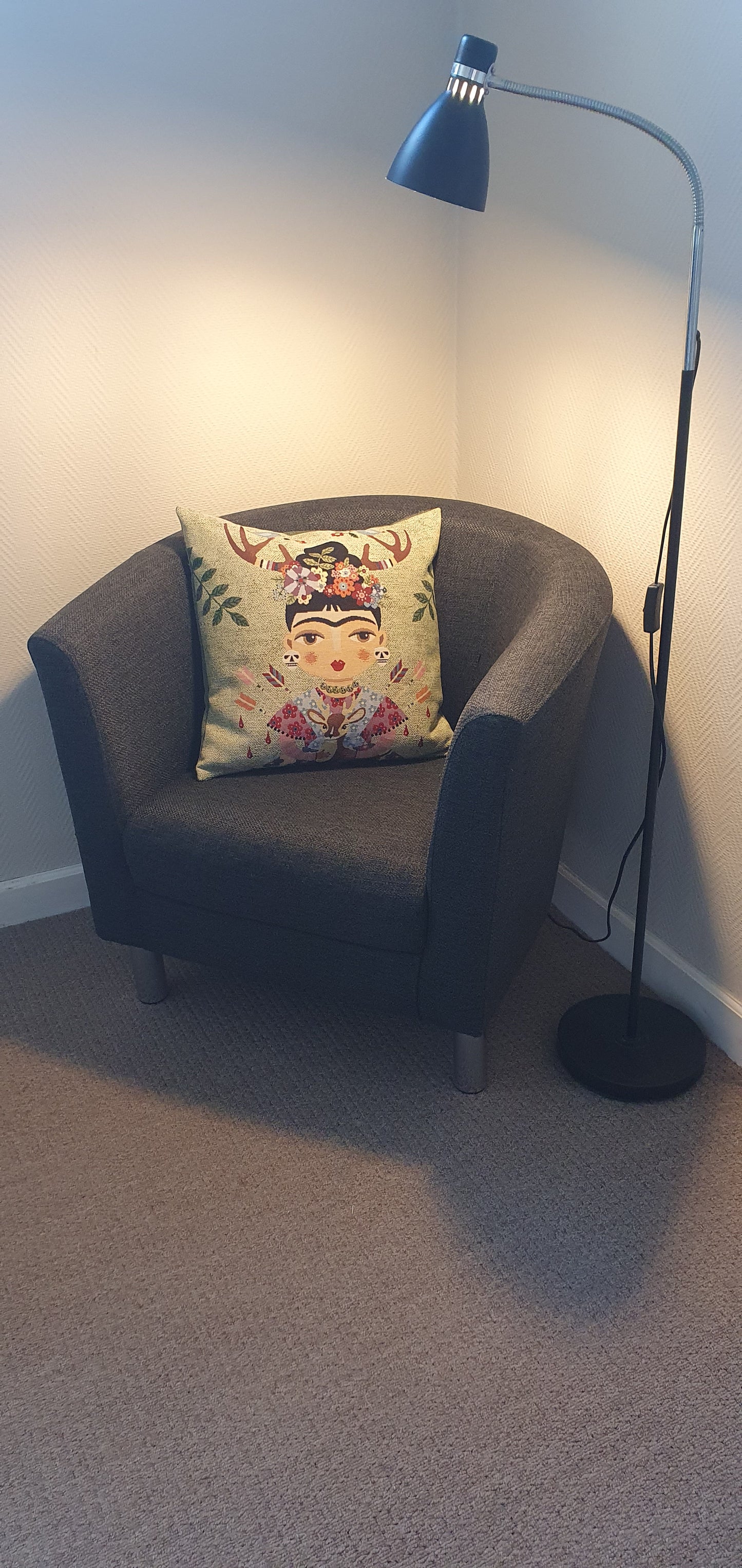 Large pillow with special motif: Deer Frida