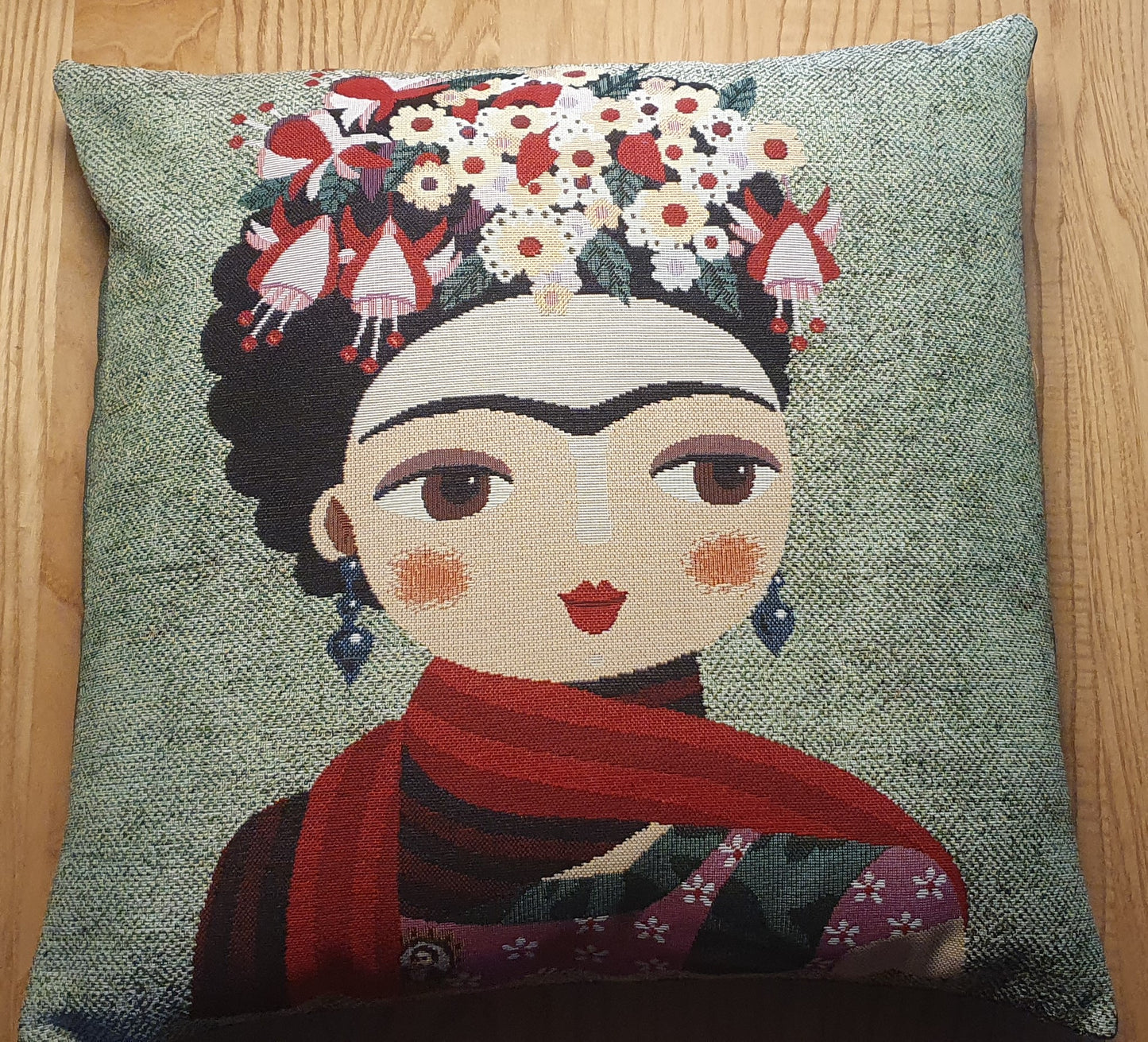 Large pillow with special motif: flower wreath
